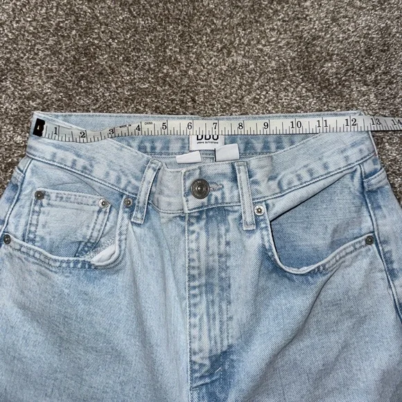 Urban Outfitters BDG Light Wash High Rise Baggy Jeans - Picture 7 of 7